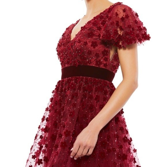 Mac Duggal Burgundy Floral Appliqué Flutter Sleeve Velvet Hem Midi Dress Size 16 - Picture 11 of 15